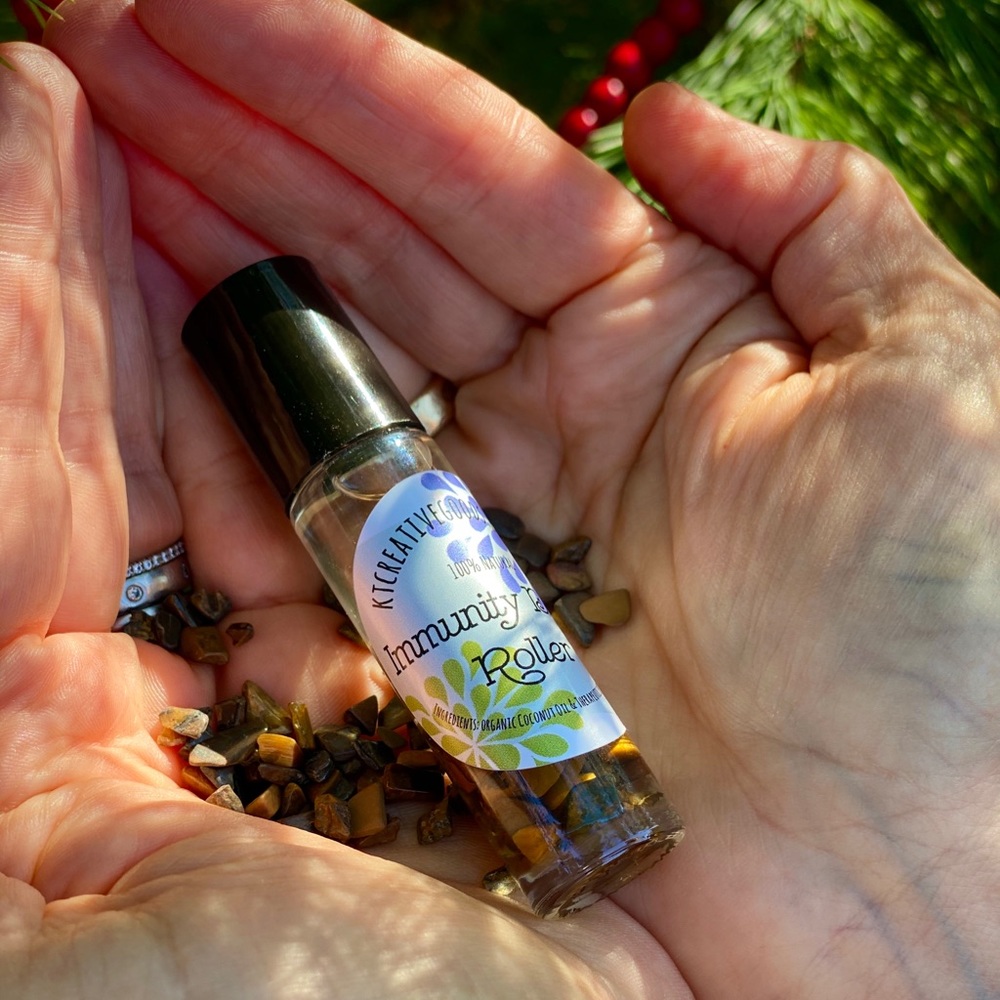 KT Creative Goods ‘Immunity Boost’ Labradorite Crystal-Infused wellness roller